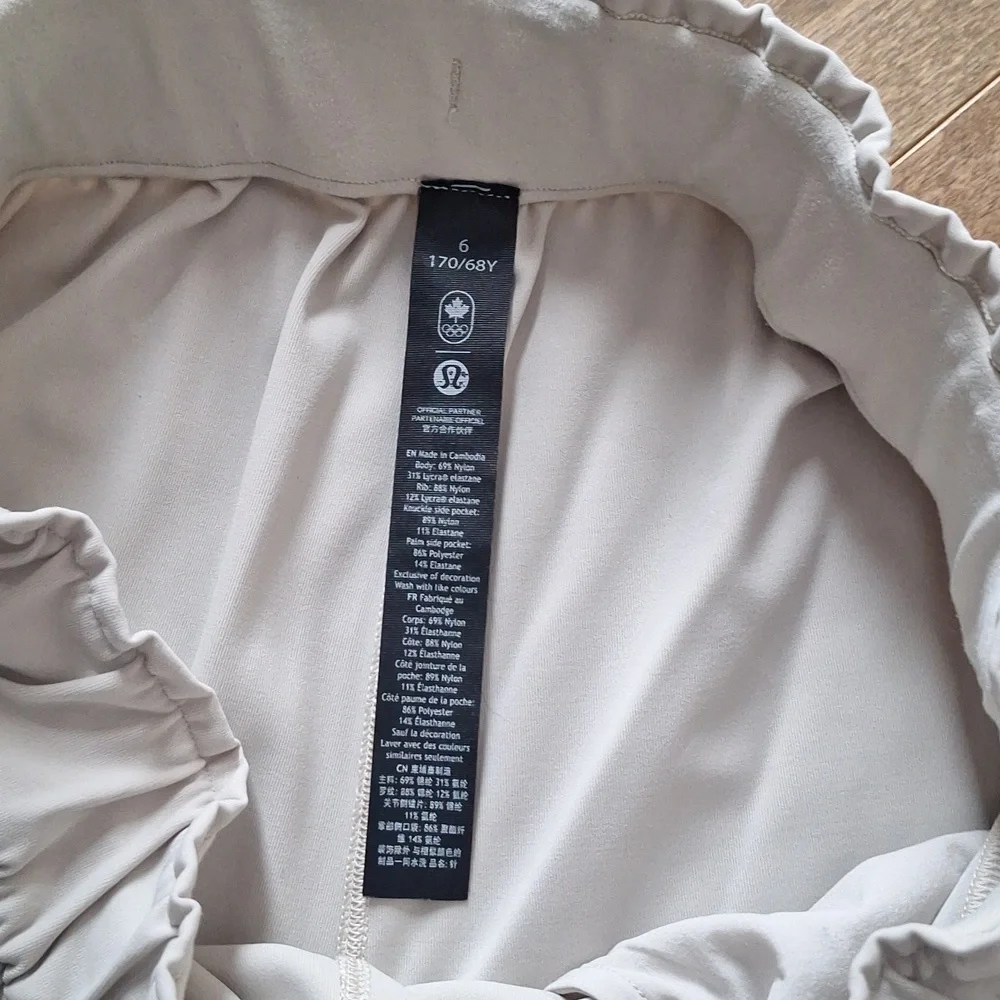Rare Lululemon Team Canada Olympics pants - Picture 3 of 7